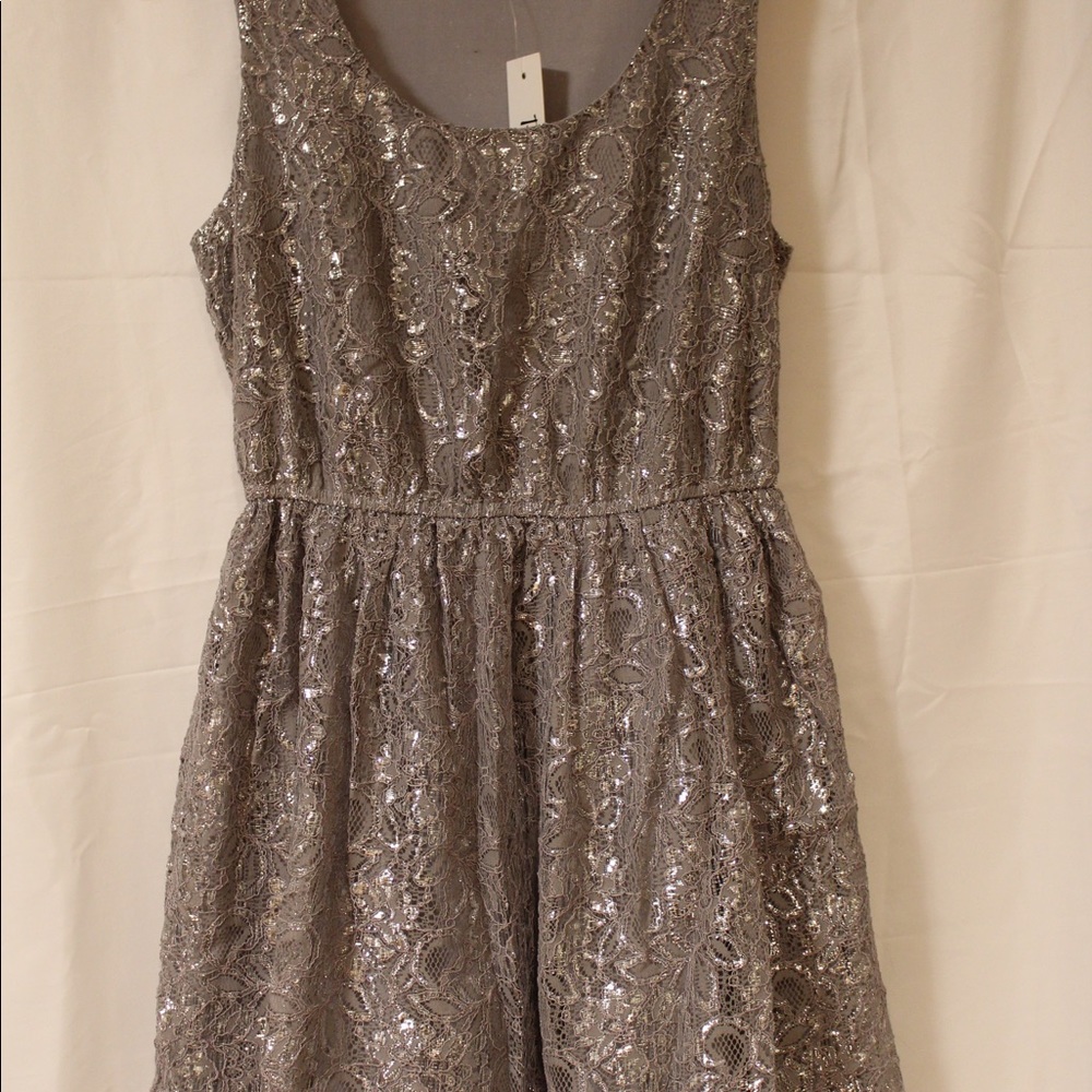 Silver dress - Picture 6 of 6